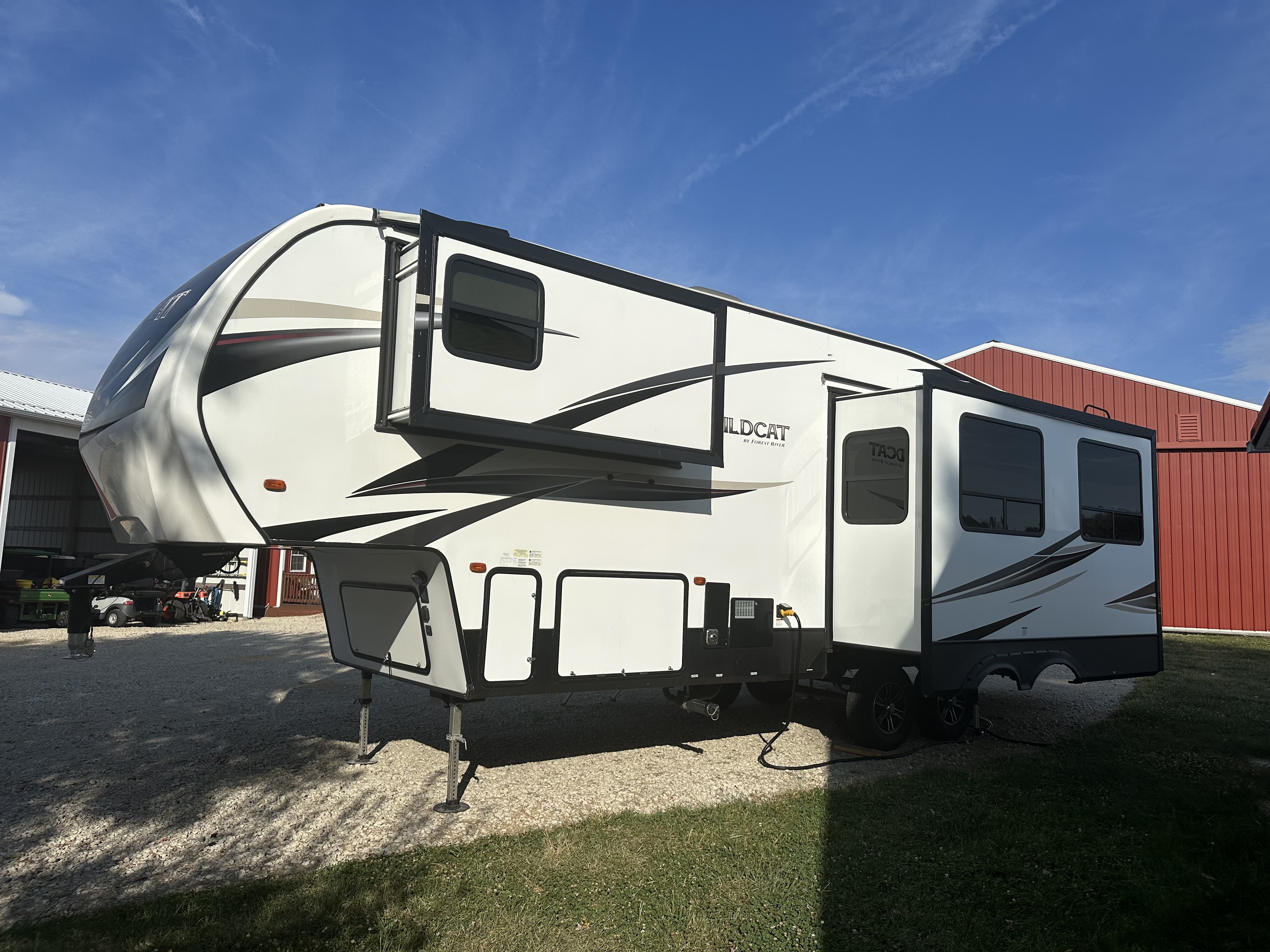 2019 Forest River WILDCAT 290RL in miamisburg OH
