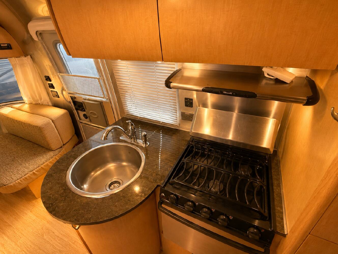 A photo of this 2013 Airstream FLYING CLOUD 23D