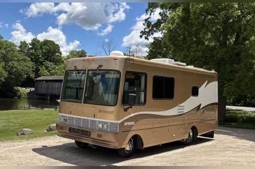 2000 Safari TREK 2430 in lowell MI