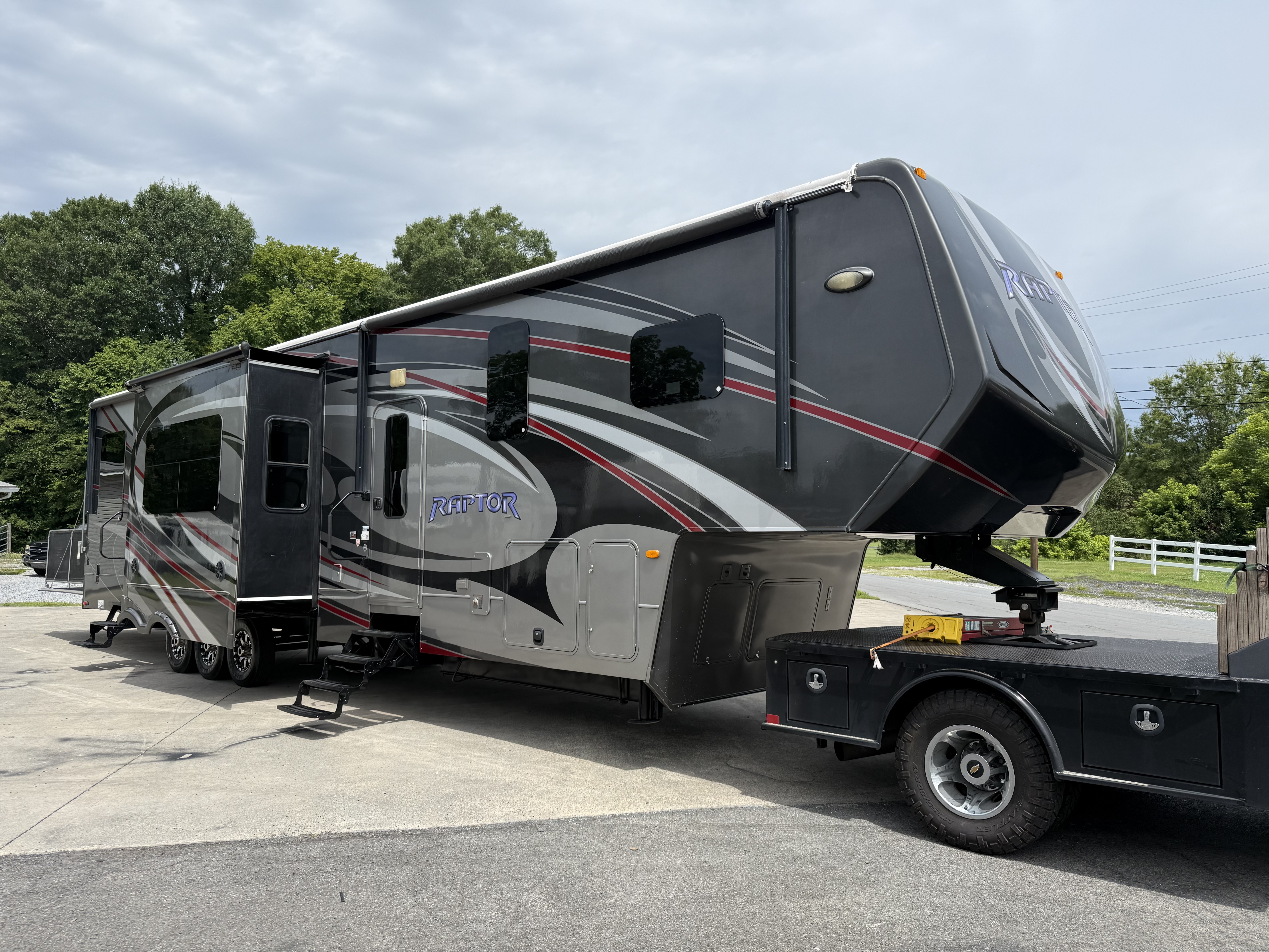 2013 Keystone Raptor 395LEV in summerville GA