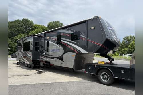 2013 Keystone Raptor 395LEV in summerville GA