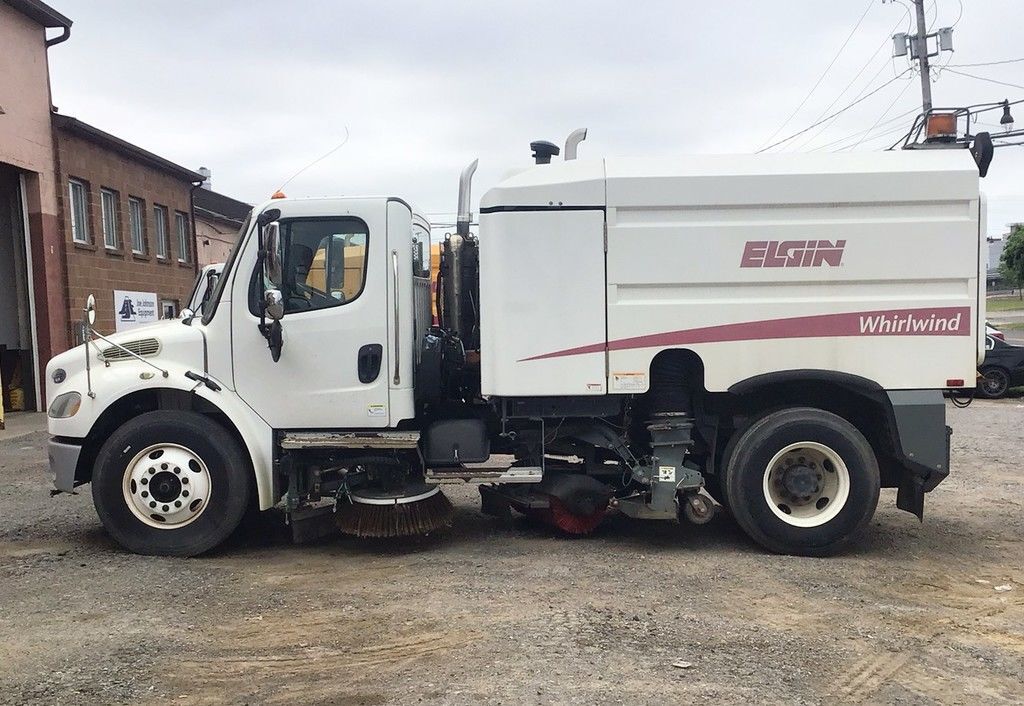 2014 FREIGHTLINER BUSINESS CLASS M2 106 in Rochester, NY
