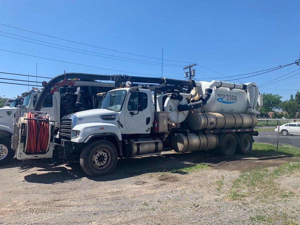 2013 FREIGHTLINER 114 SD in Rochester, NY