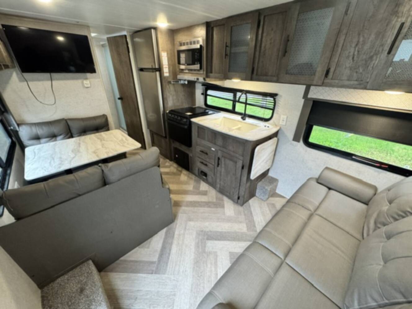 A photo of this 2021 Forest River SALEM 241QBXL