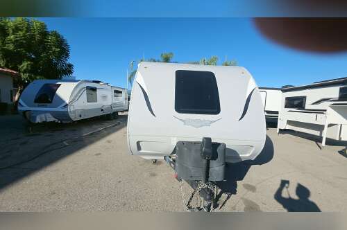 2017 Lance 1995 in ontario CA