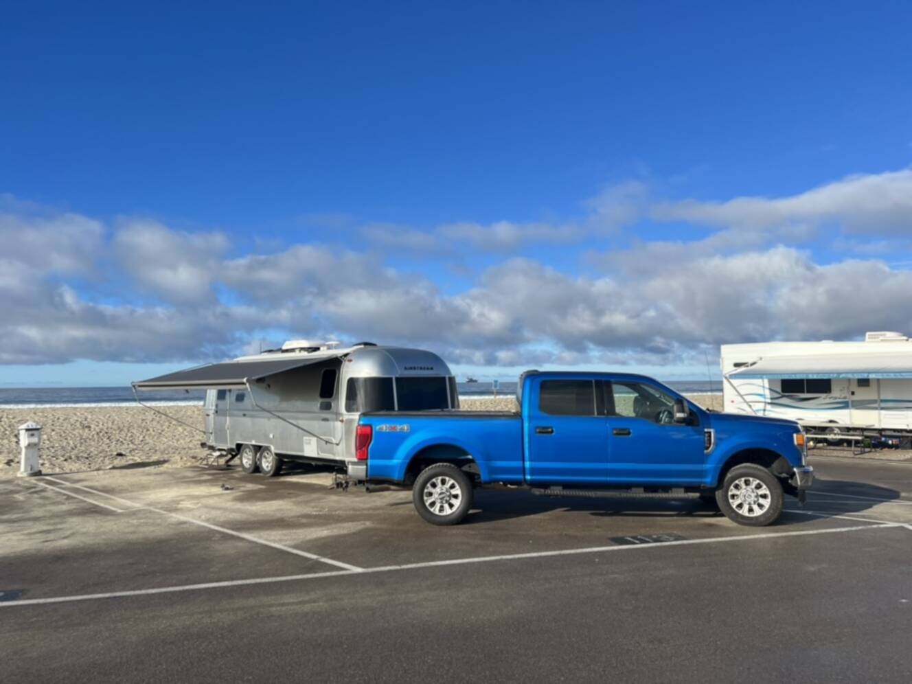A photo of this 2017 Airstream FLYING CLOUD 23FB TWIN
