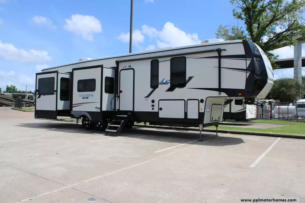 2022 Forest River Sierra Luxury 39BARK in houston TX