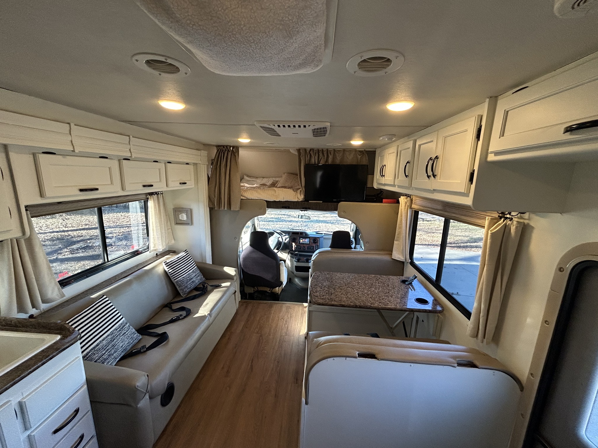 2017 Thor Motor Coach FOUR WINDS 30C in fountain inn SC