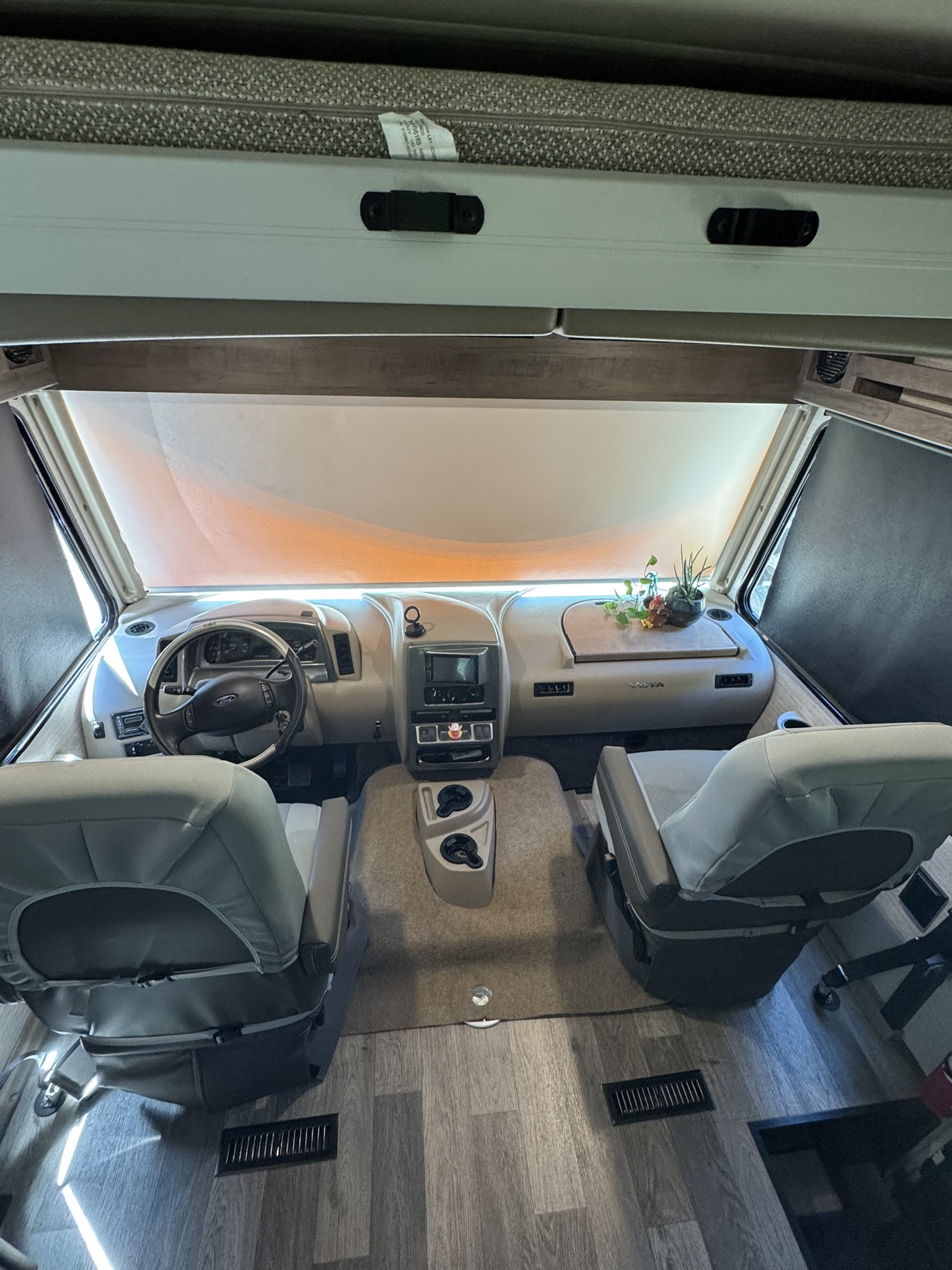 2020 Winnebago SUNSTAR 32YE in graham WA