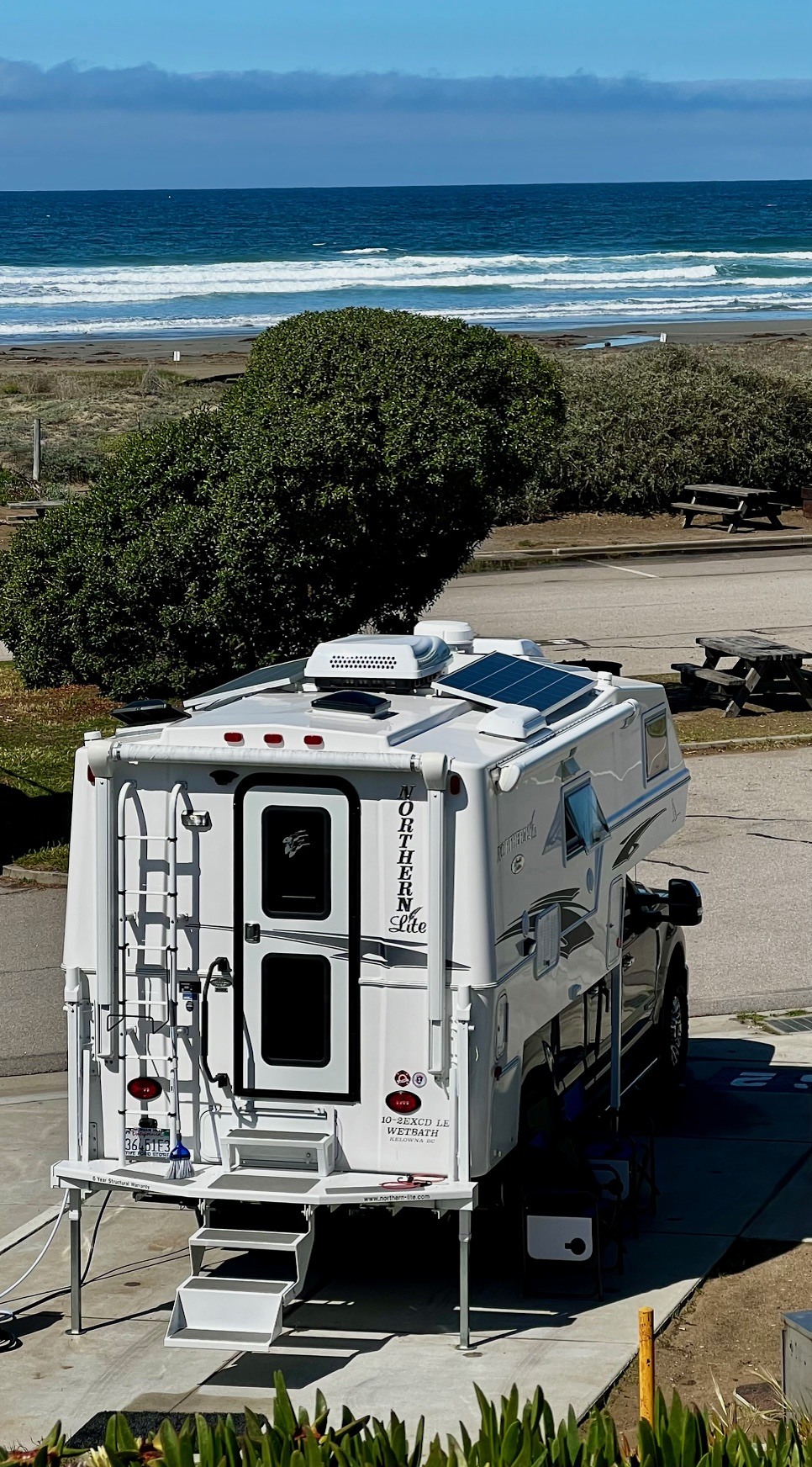 2021 Northern Lite 10-2EXCD LE WET BATH RV