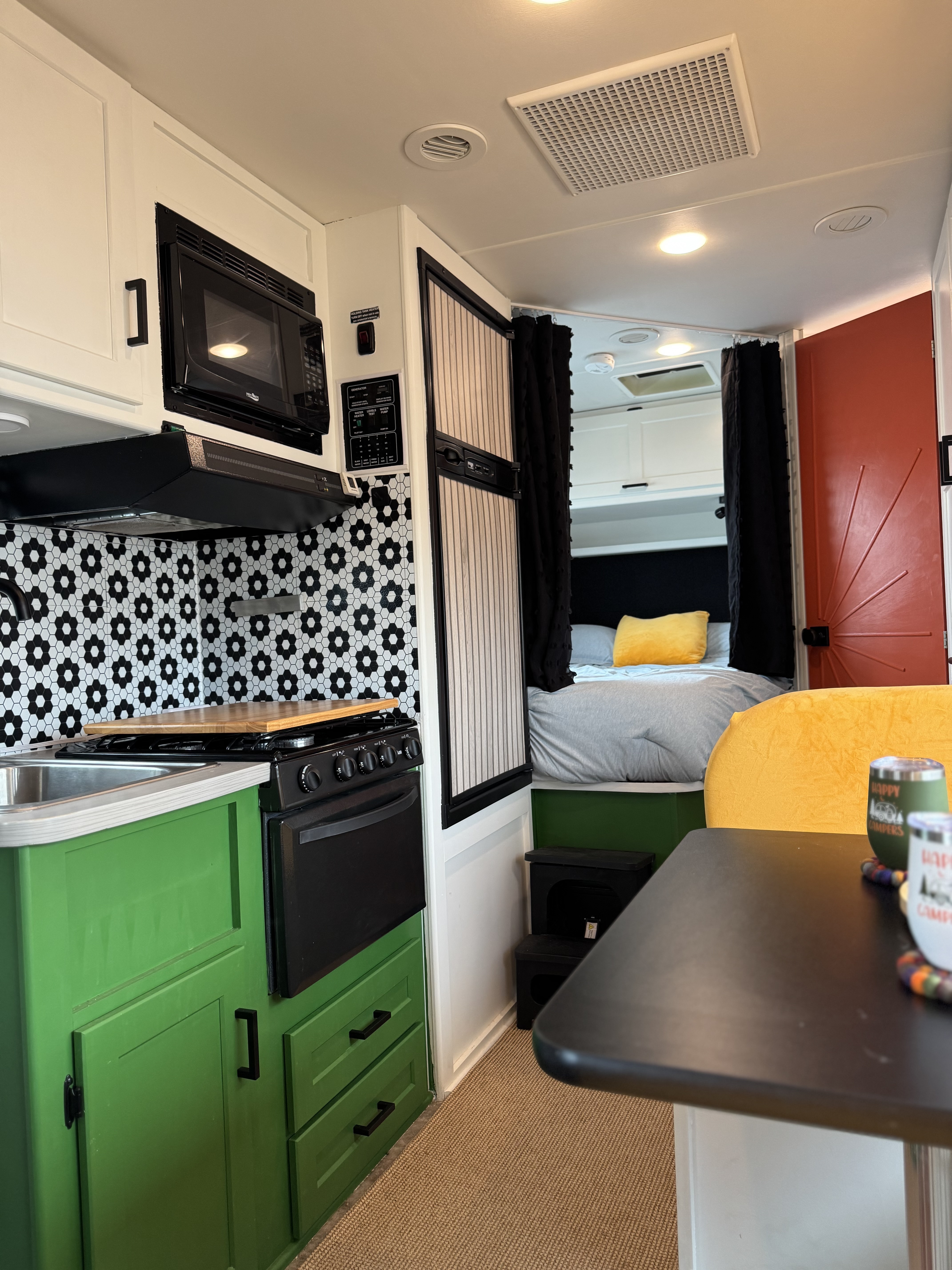 2017 Winnebago MINNIE WINNIE 22R RV