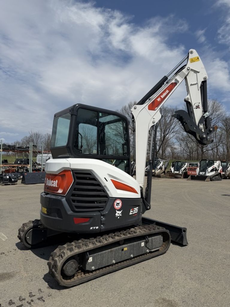 2026 Bobcat R2-Series E35 (25 hp) in East Hartford, CT