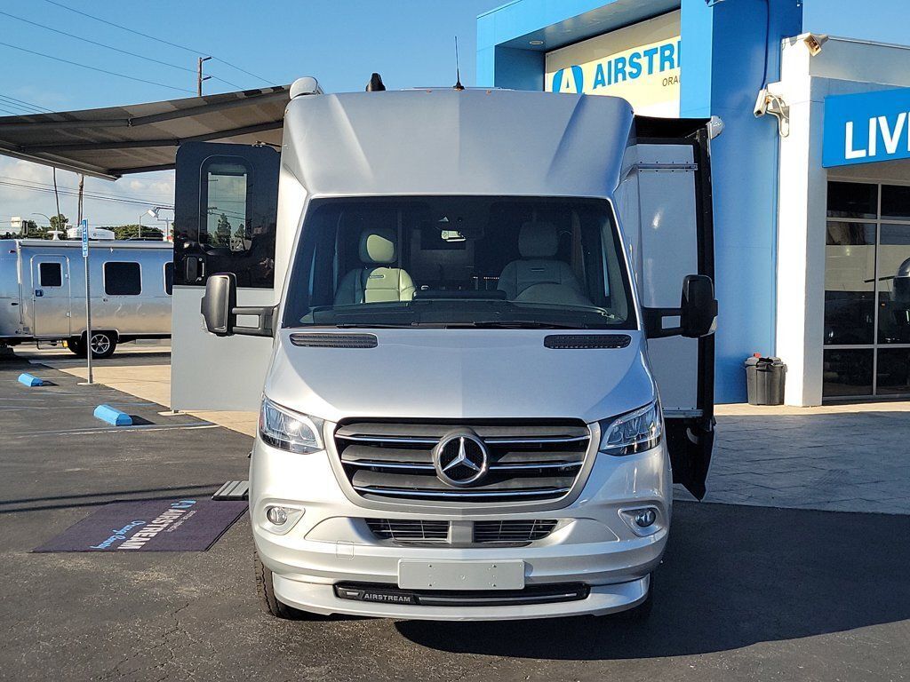 2021 Airstream Atlas Murphy Suite in midway city CA