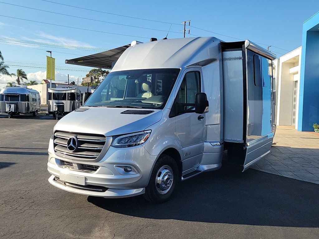 2021 Airstream Atlas Murphy Suite in midway city CA