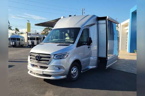 2021 Airstream Atlas Murphy Suite in midway city CA