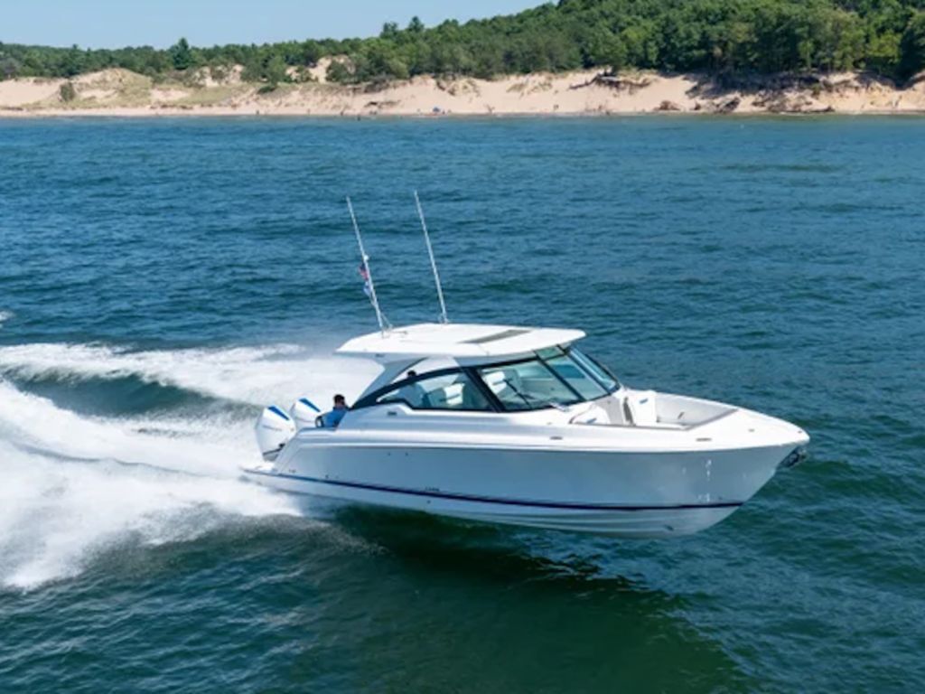 2026 Tiara Yachts 34LX in hampton bays NY