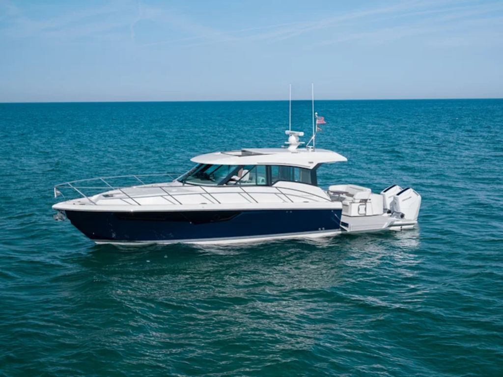 2027 Tiara Yachts 43LE NAN in hampton bays NY