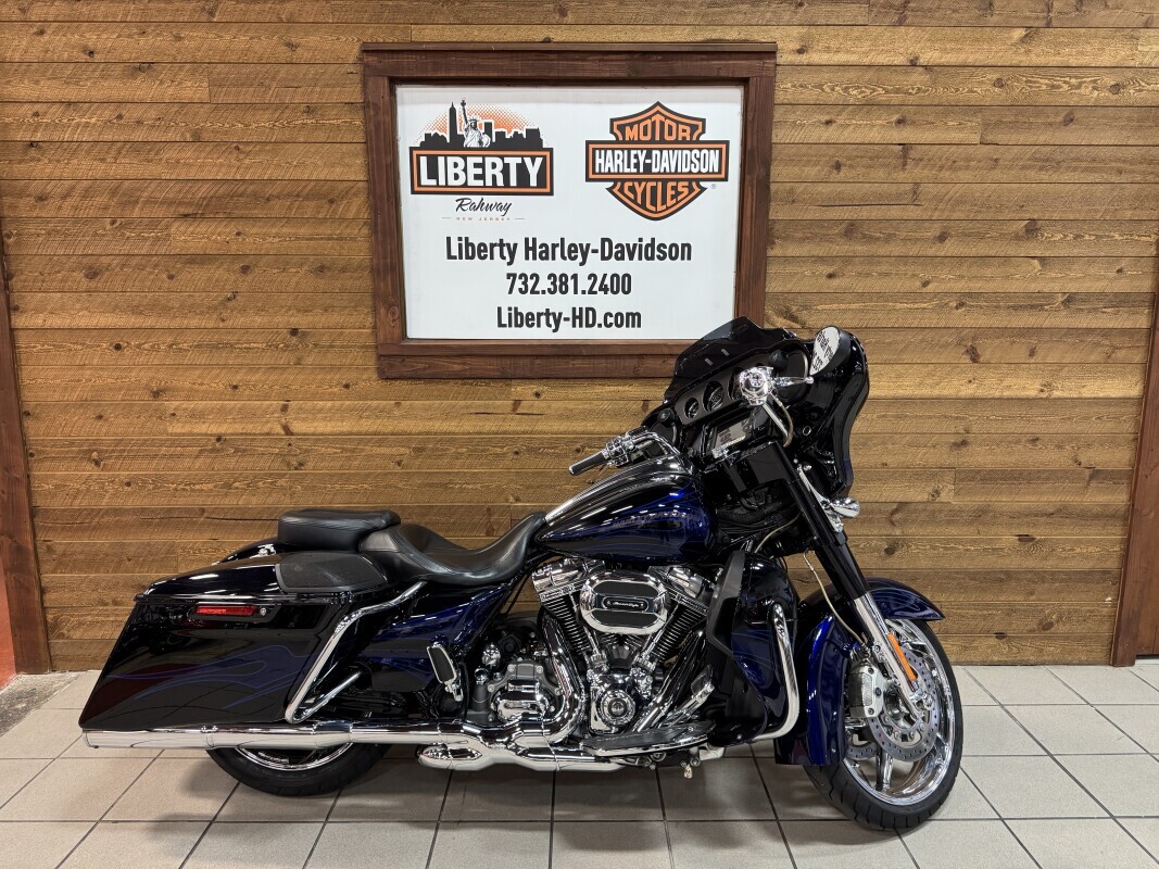 2016 Harley-Davidson CVO Street Glide CVO in Rahway, NJ