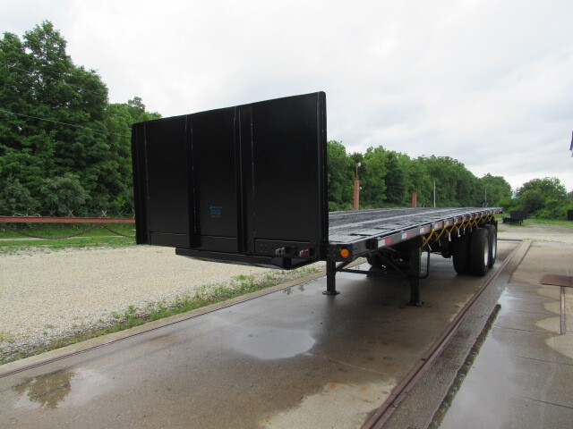 2014 Utility 32 X 102 Moffett Trailer in Grabill, IN