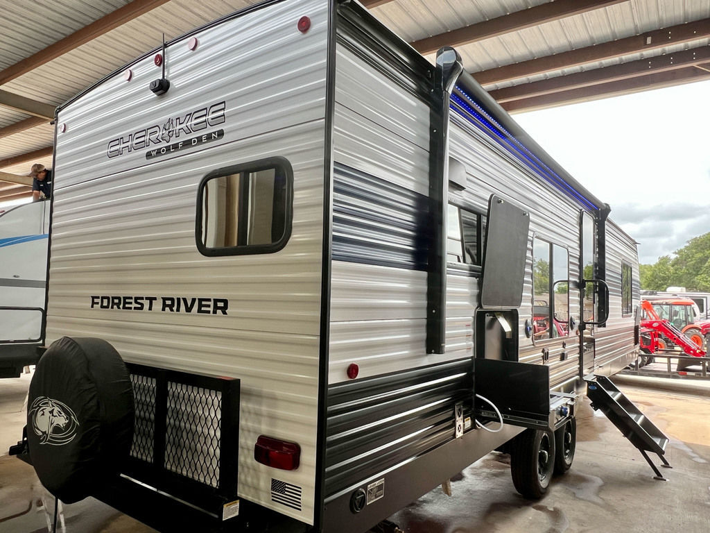 2025 Forest River Cherokee Wolf Den 271RK in sealy TX