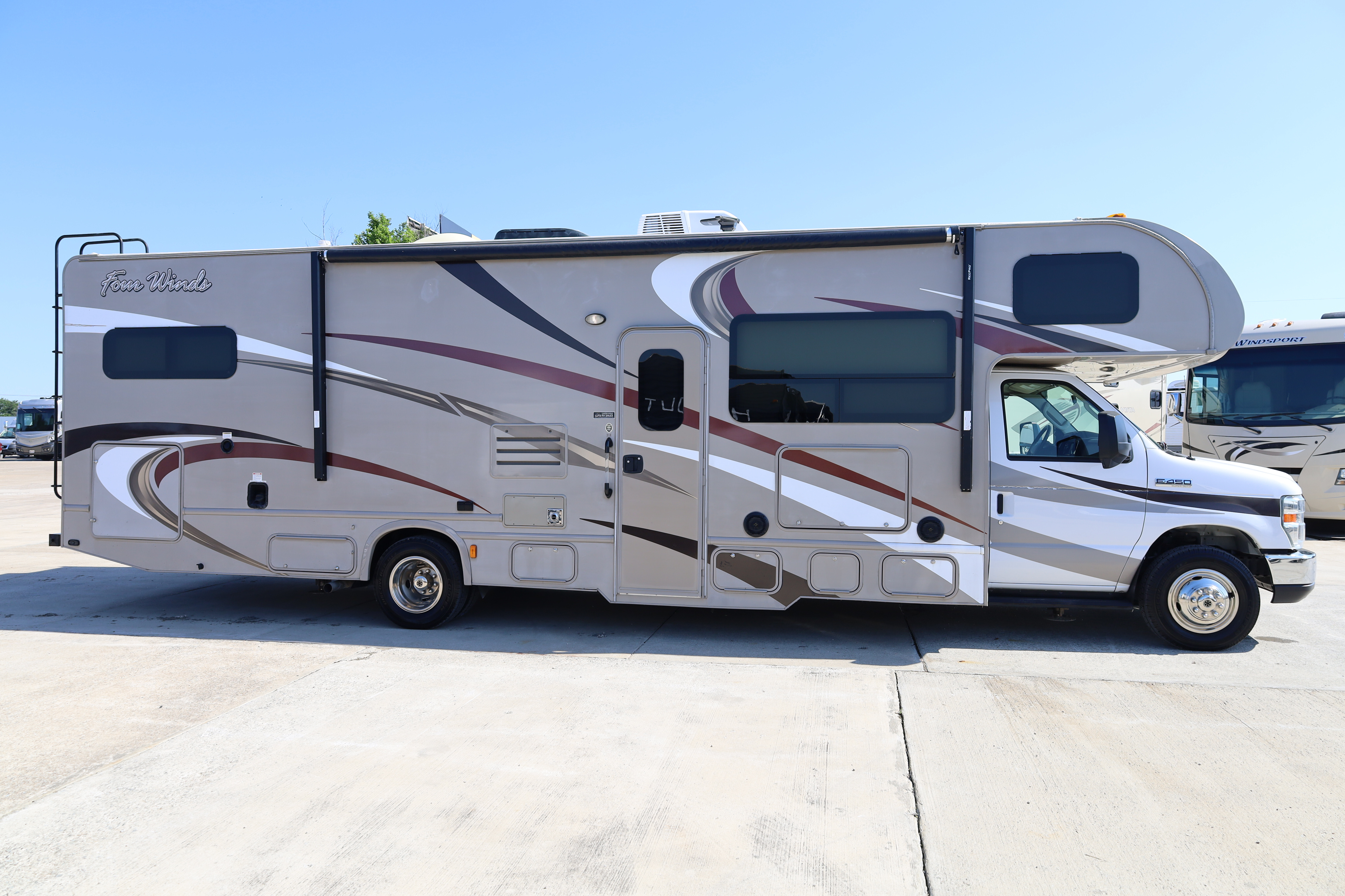 2016 Thor Motor Coach Four Winds 31E in royse city TX
