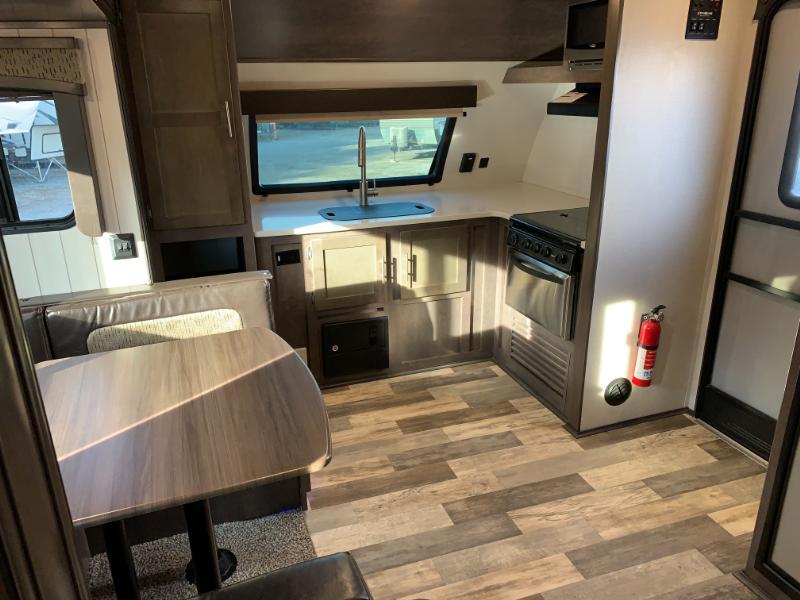 2018 Crossroads Sunset Trail Super Lite 210FK SS210FK in wisconsin rapids WI