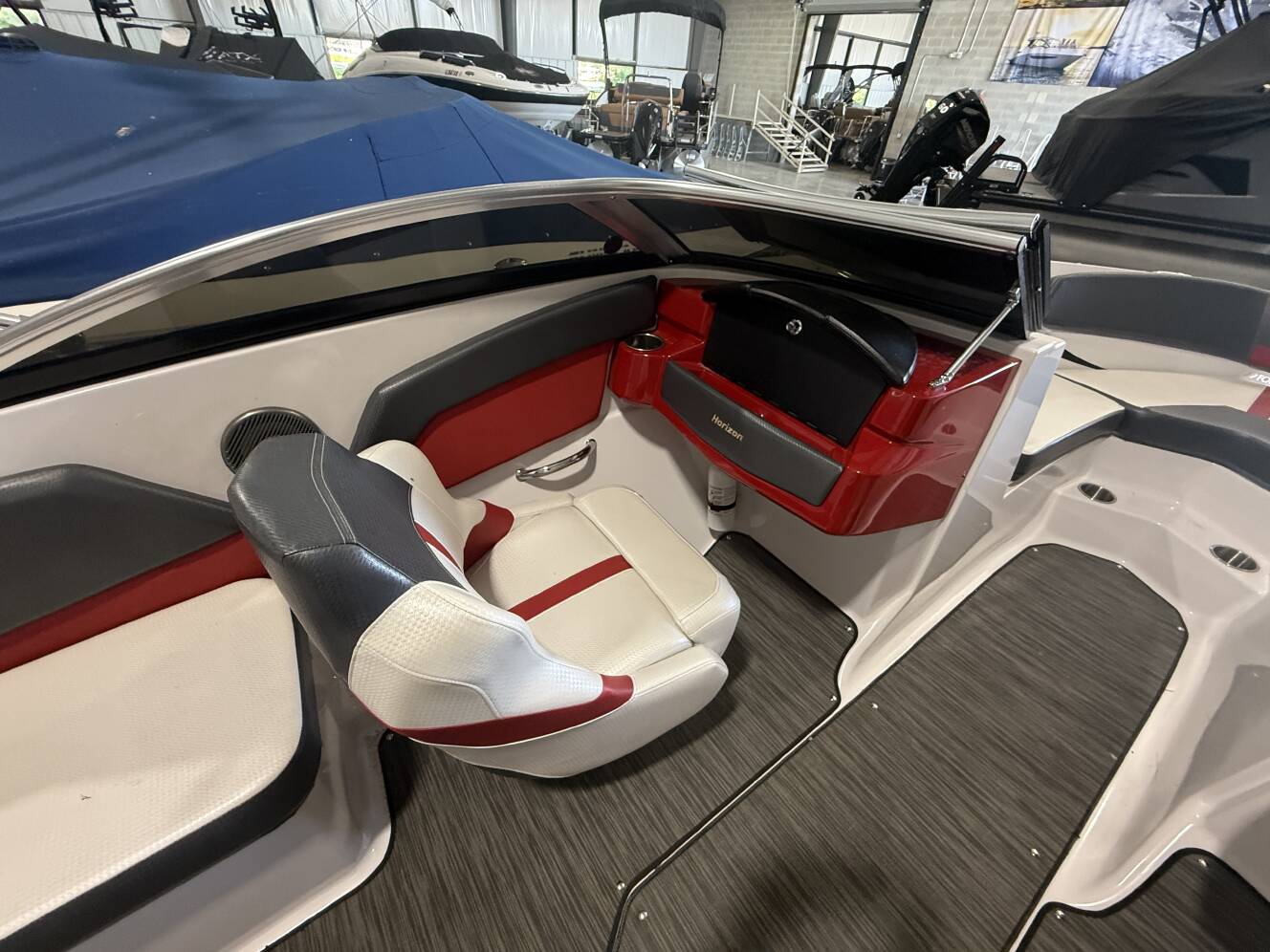 A photo of this 2017 Four Winns 200H SIGNATURE
