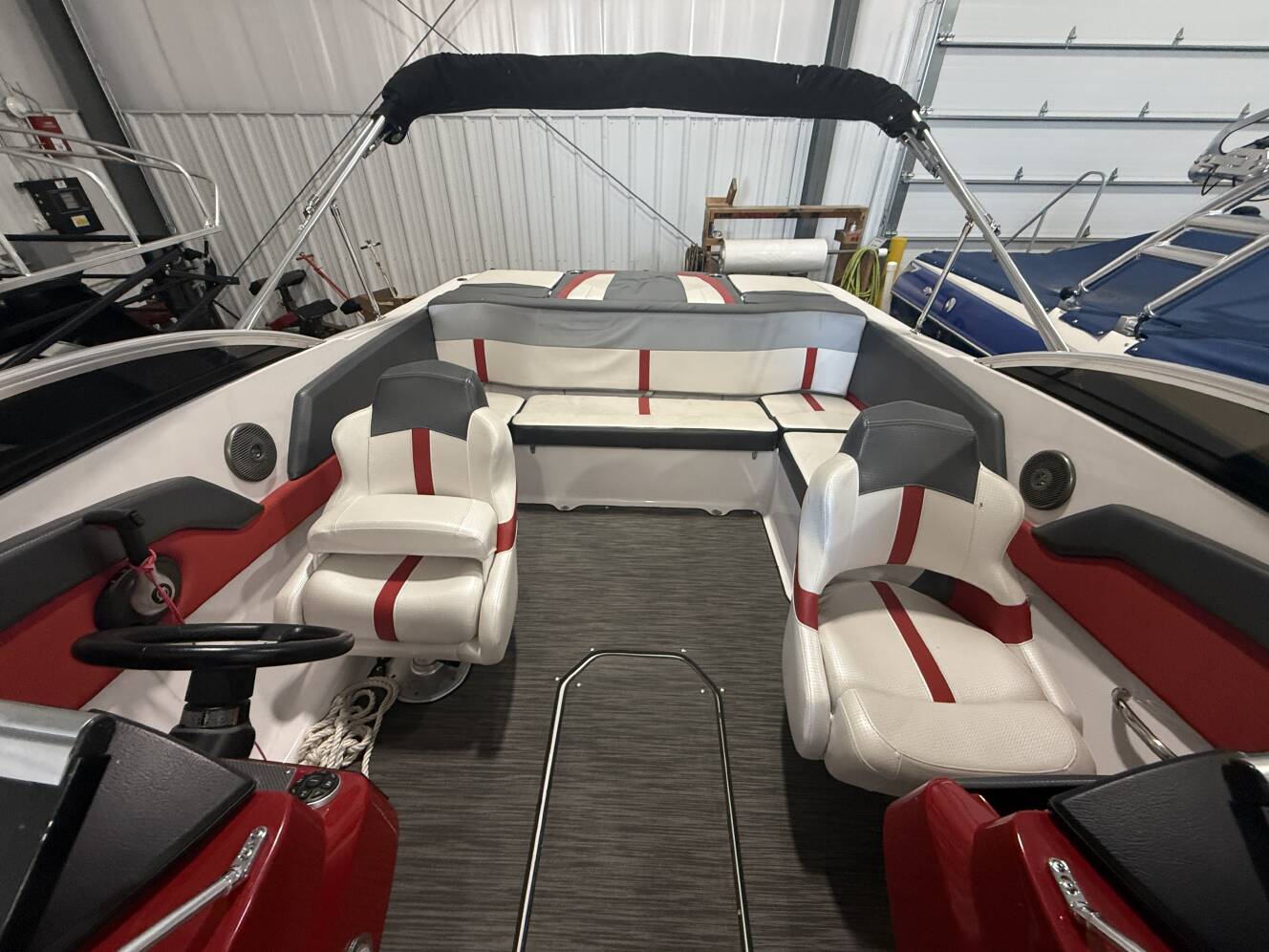 A photo of this 2017 Four Winns 200H SIGNATURE