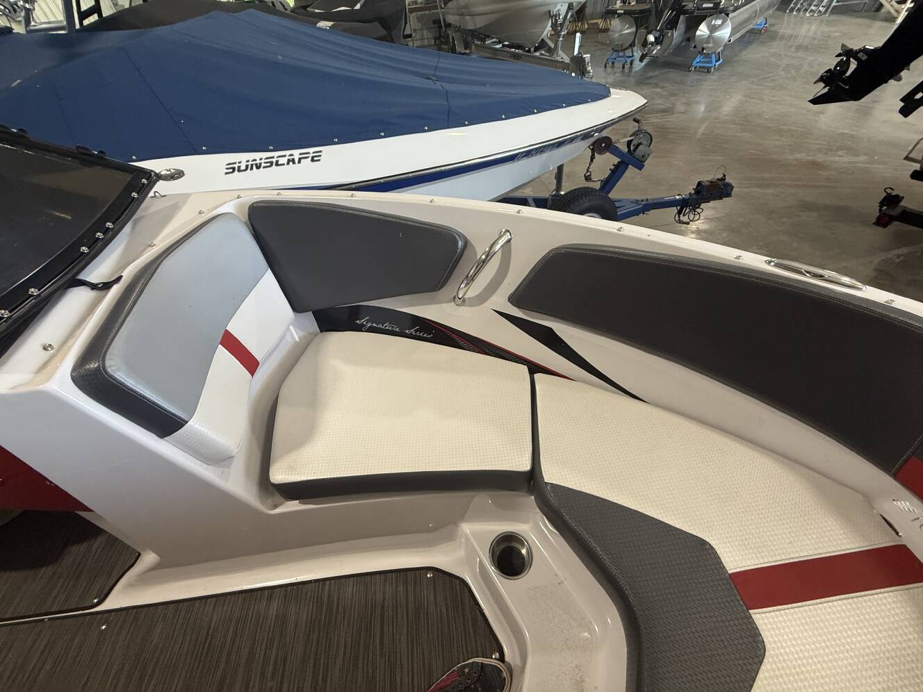 A photo of this 2017 Four Winns 200H SIGNATURE