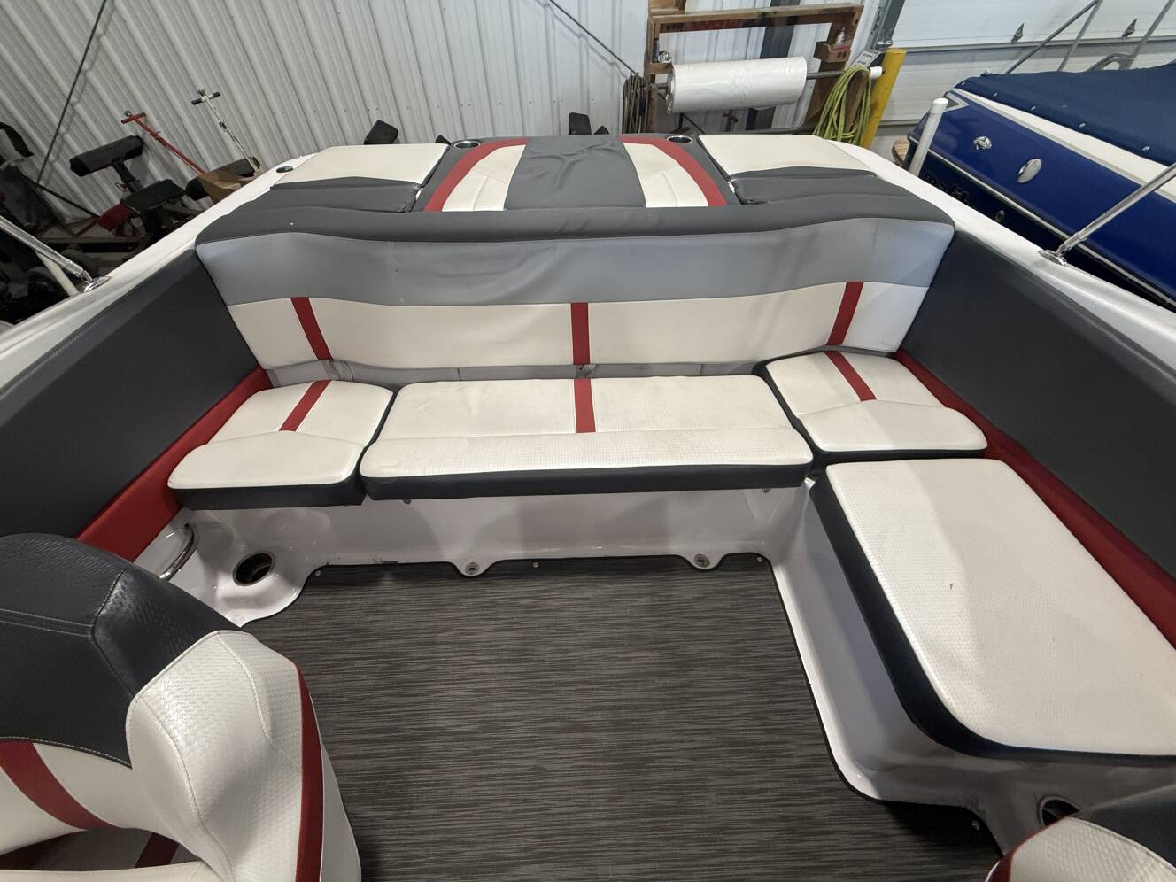 A photo of this 2017 Four Winns 200H SIGNATURE