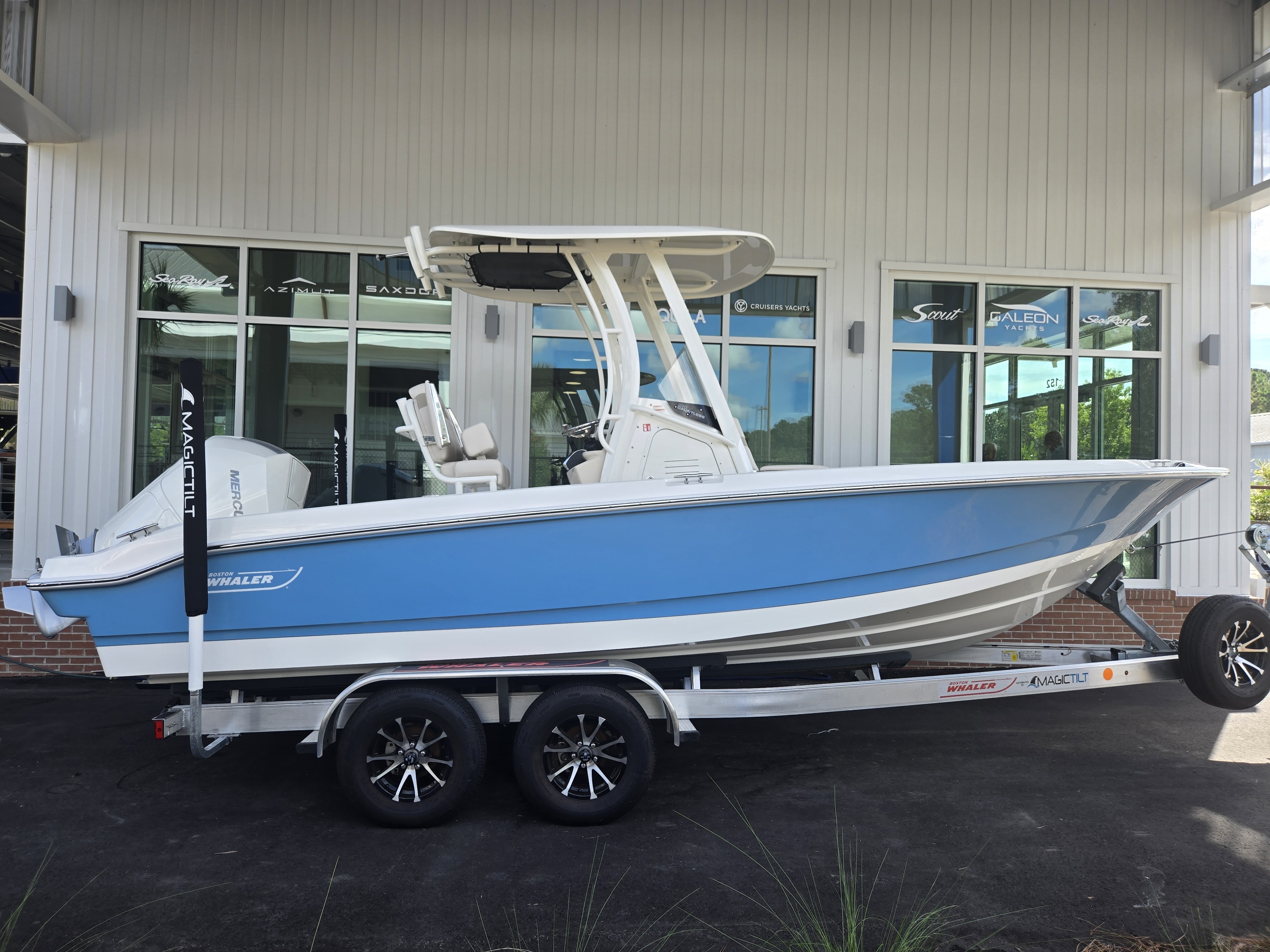 2026 Boston Whaler 220 Dauntless in wrightsville beach NC