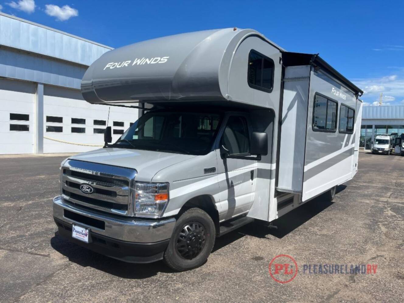 A photo of this 2027 Thor Motor Coach Four Winds 31H