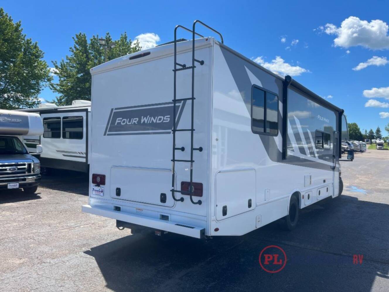 A photo of this 2027 Thor Motor Coach Four Winds 31H