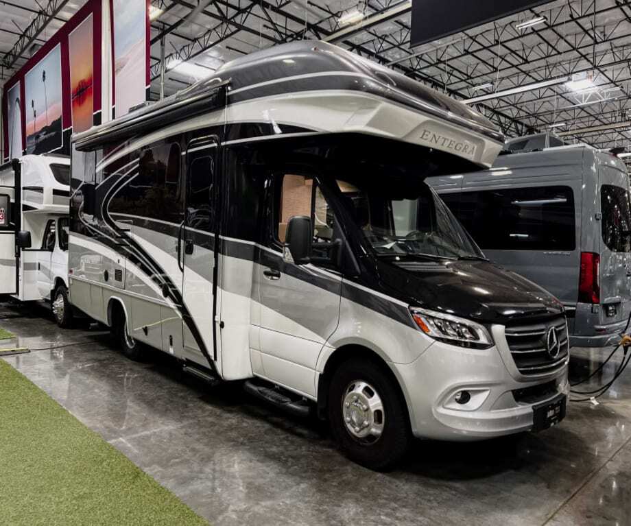 2024 Entegra QWEST 24L RV