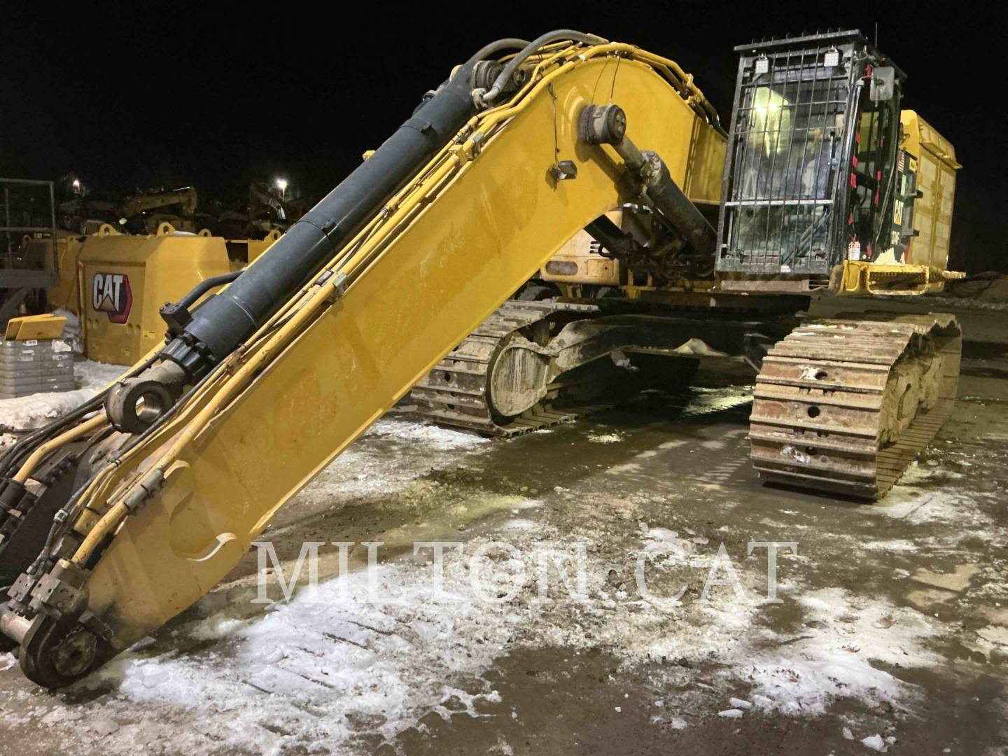 2015 CAT 374F L in Milford, MA