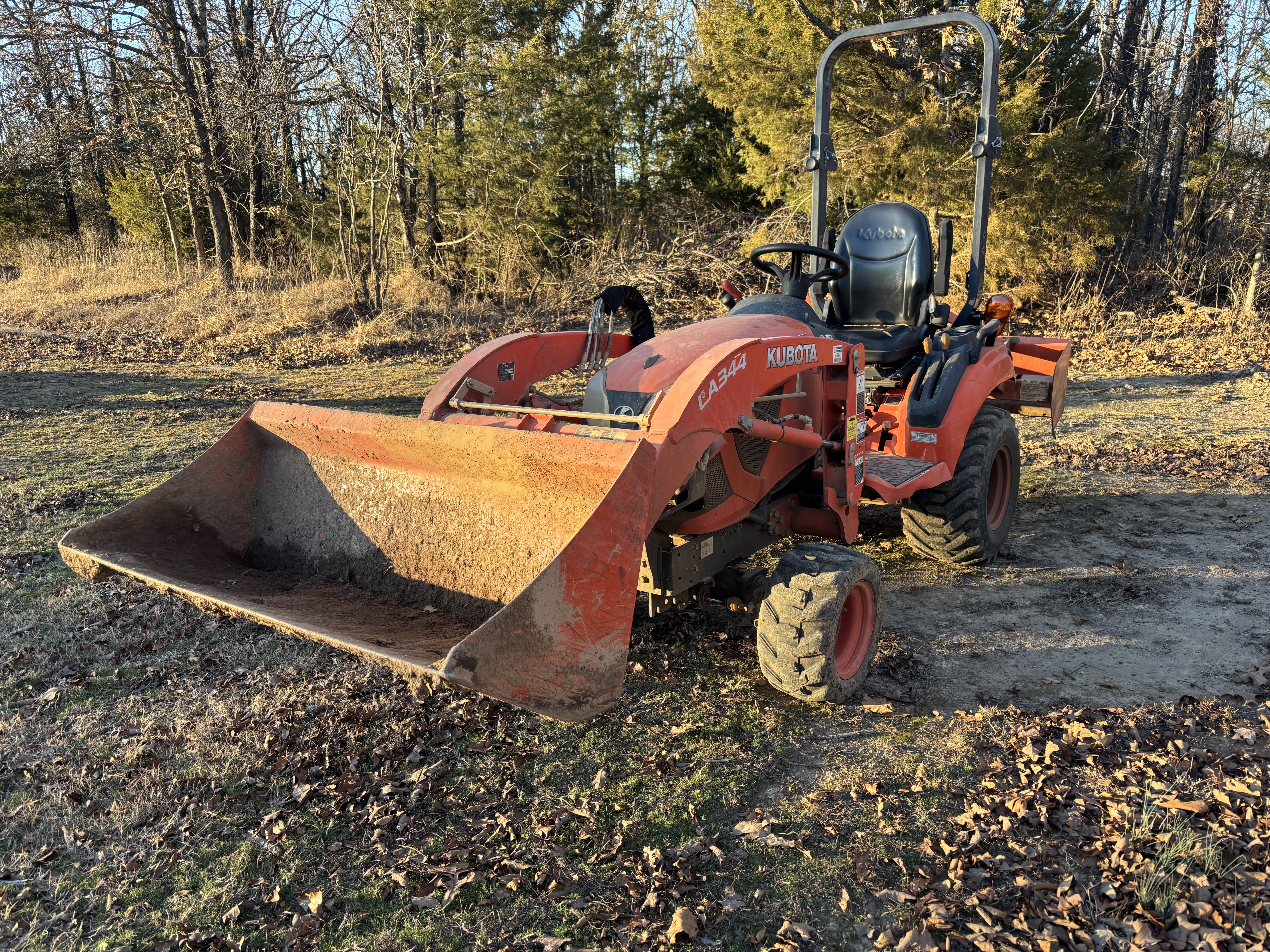 KUBOTA BX2380 in Grove, OK