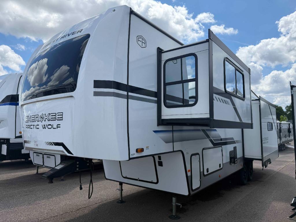 2025 Forest River Rv Cherokee Arctic Wolf Suite 3250SUITE RV
