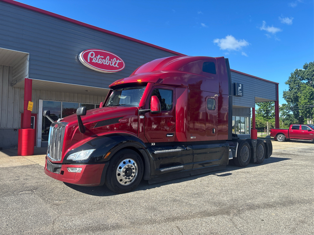 2024 PETERBILT 579 in Rockford, IL
