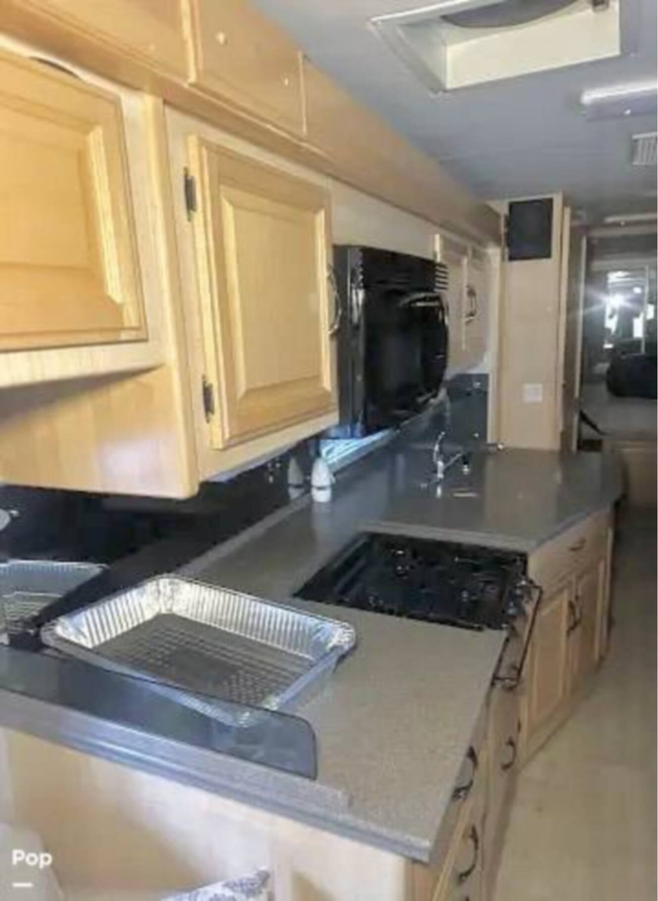 A photo of this 2005 Fleetwood Discovery 39S