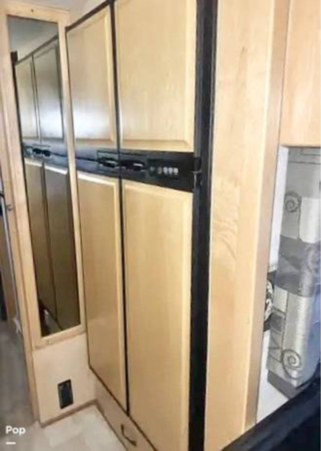 A photo of this 2005 Fleetwood Discovery 39S