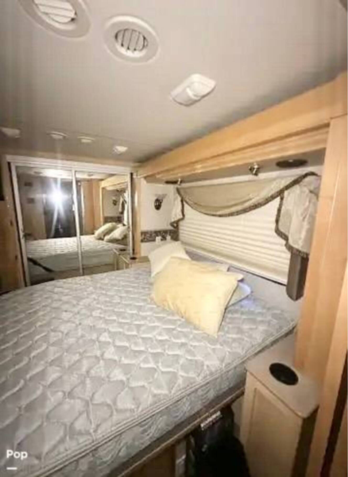 A photo of this 2005 Fleetwood Discovery 39S