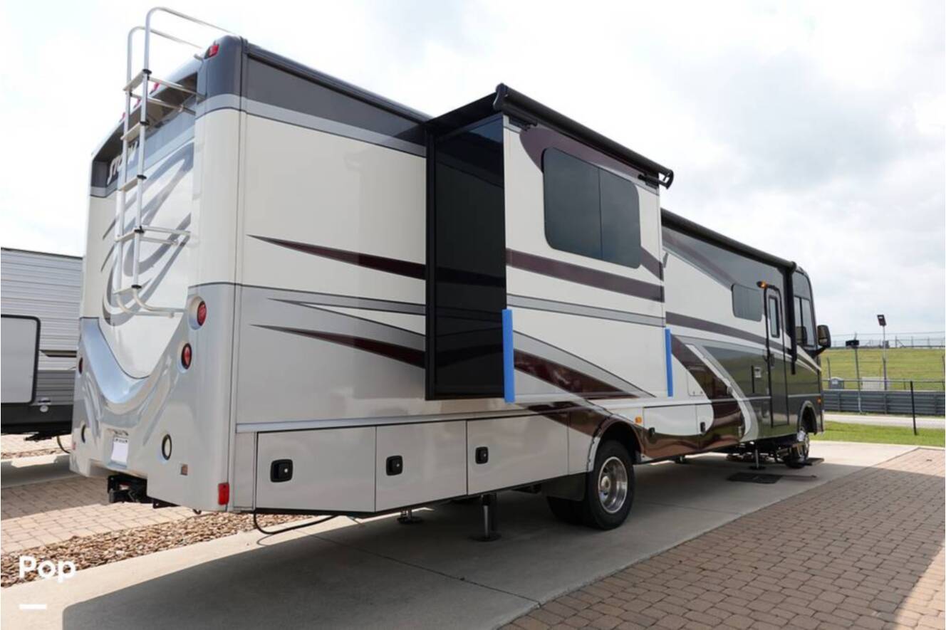 A photo of this 2016 Fleetwood Storm 35SK