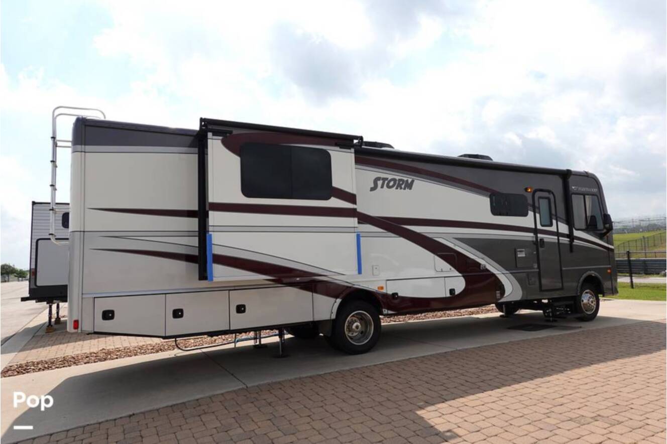 A photo of this 2016 Fleetwood Storm 35SK