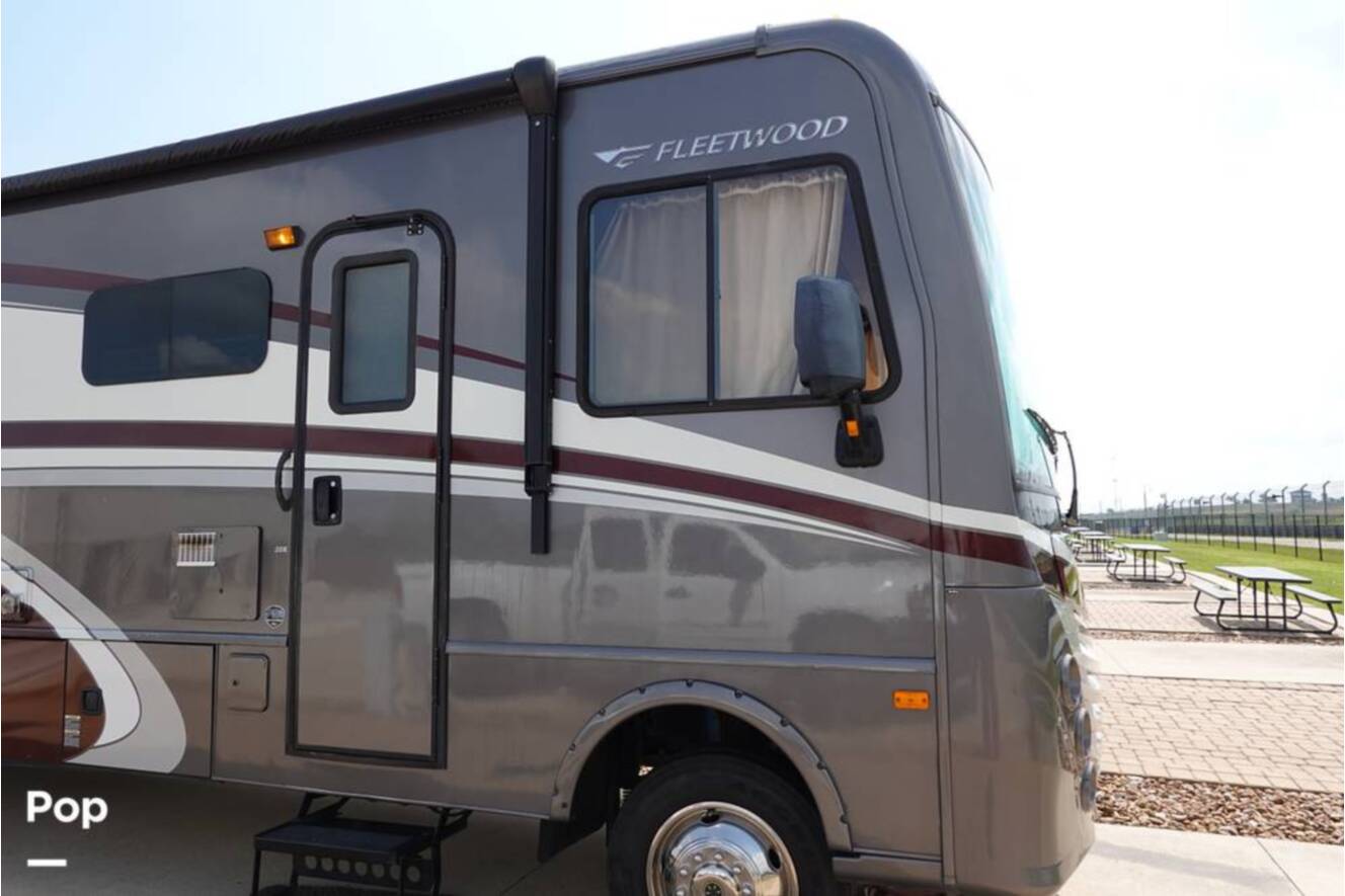 A photo of this 2016 Fleetwood Storm 35SK