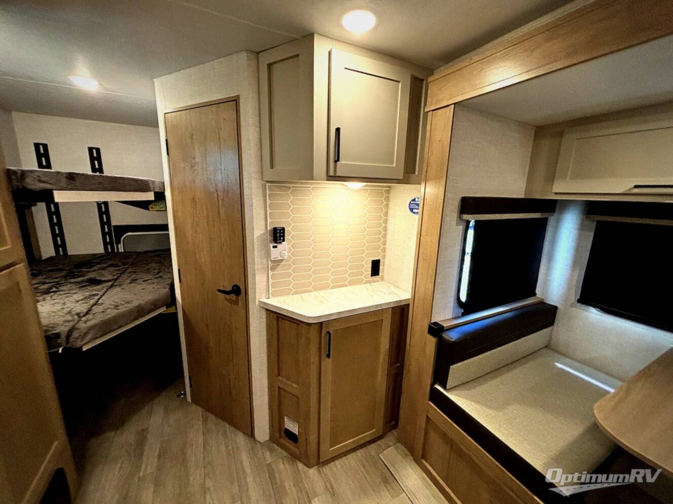 A photo of this 2026 Ember Rv E-Series 26ETS