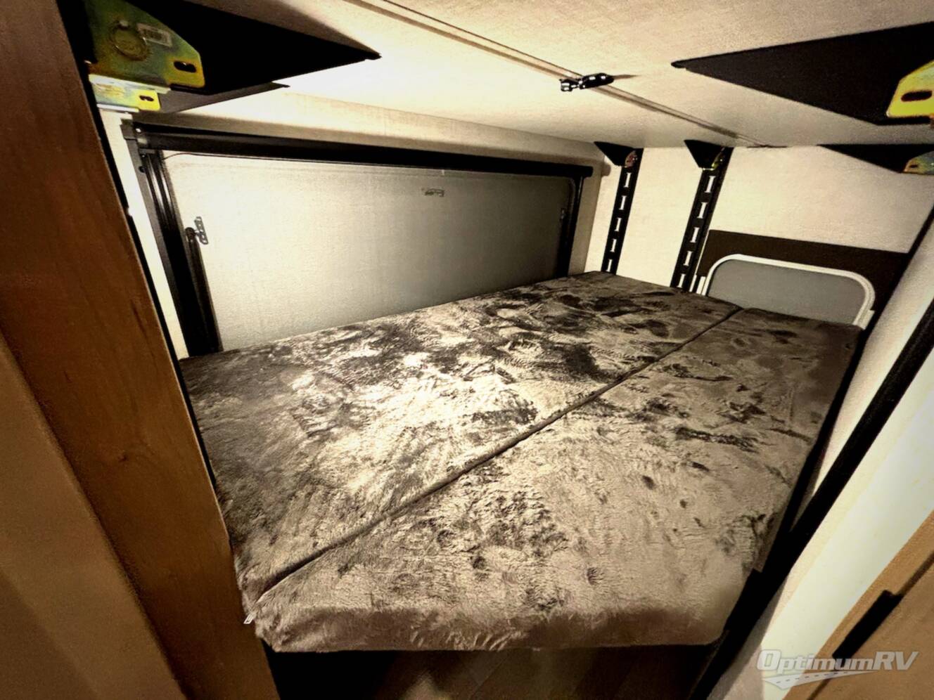 A photo of this 2026 Ember Rv E-Series 26ETS