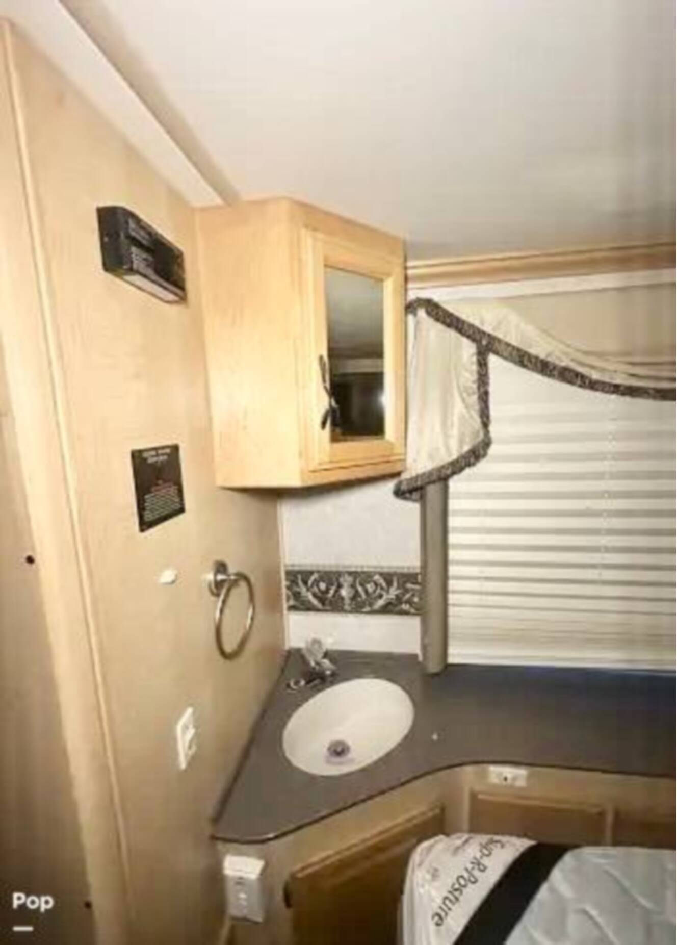 A photo of this 2005 Fleetwood Discovery 39S