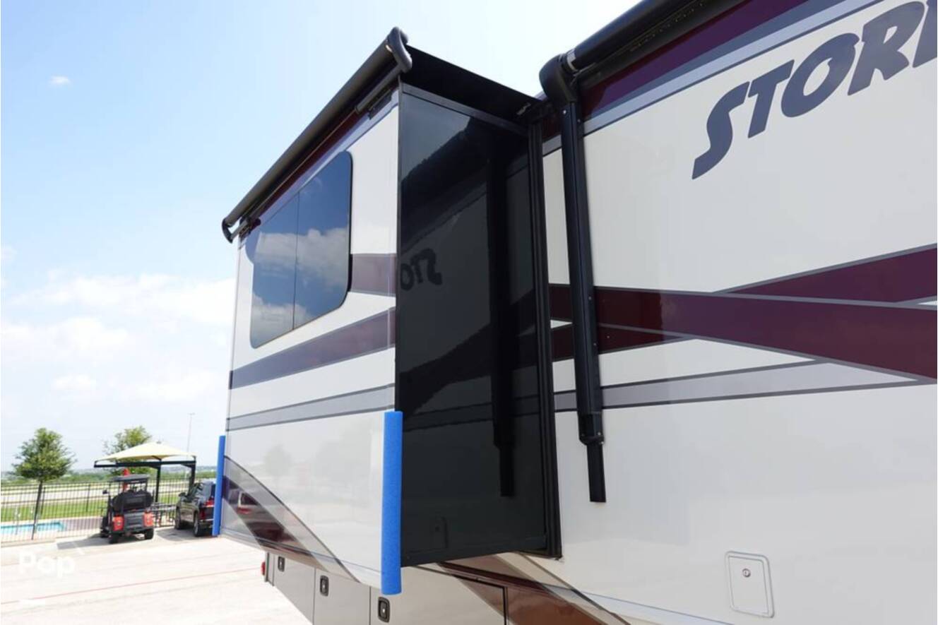 A photo of this 2016 Fleetwood Storm 35SK