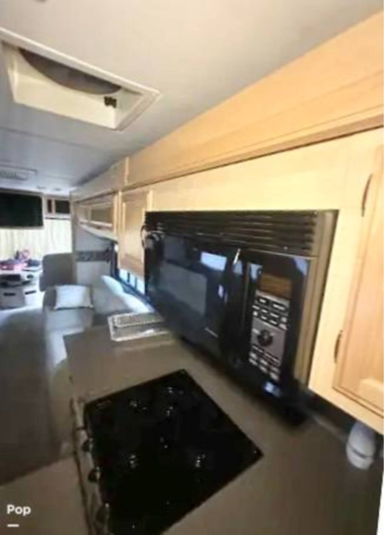 A photo of this 2005 Fleetwood Discovery 39S