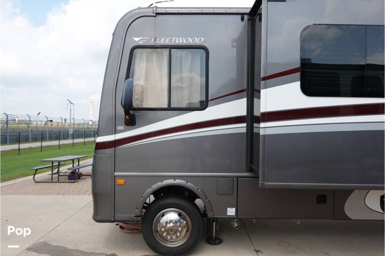 A photo of this 2016 Fleetwood Storm 35SK